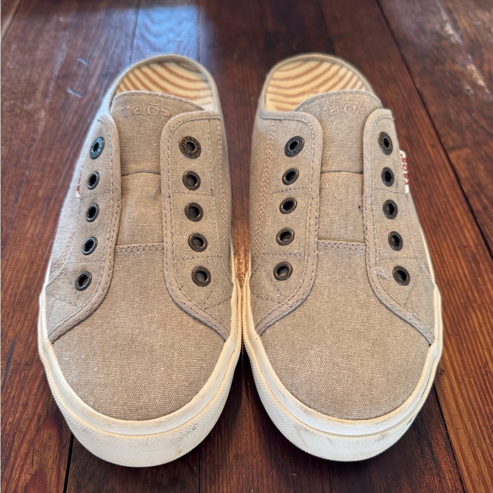 Casual Slip-On Sneakers- Taos